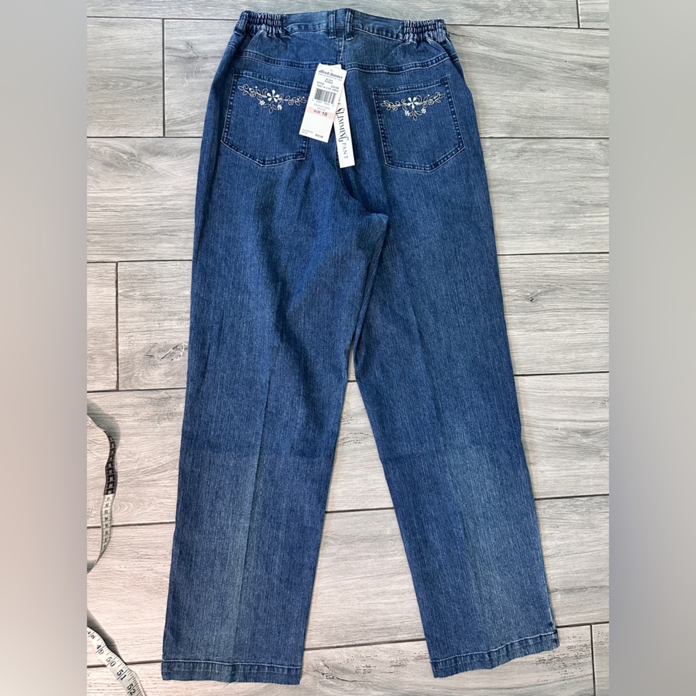 NWT Alfred Dunner Classic Blue Denim Average Length Jeans size 10 - Picture 2 of 7